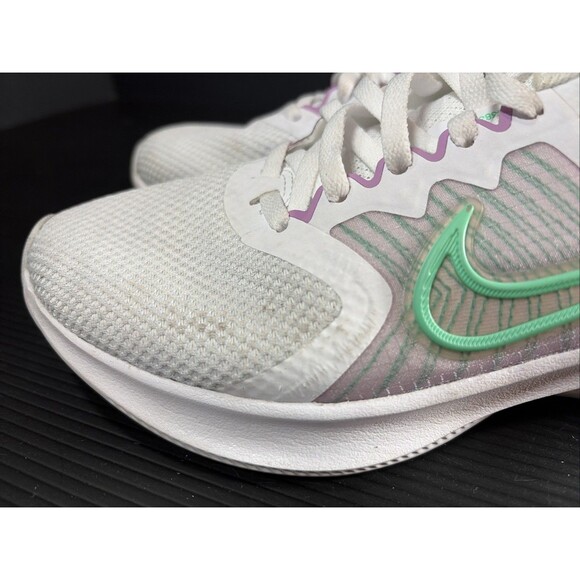 Nike Downshifter 11 Women's Size 7.5 White/Green Glow Running Shoes - Picture 5 of 11